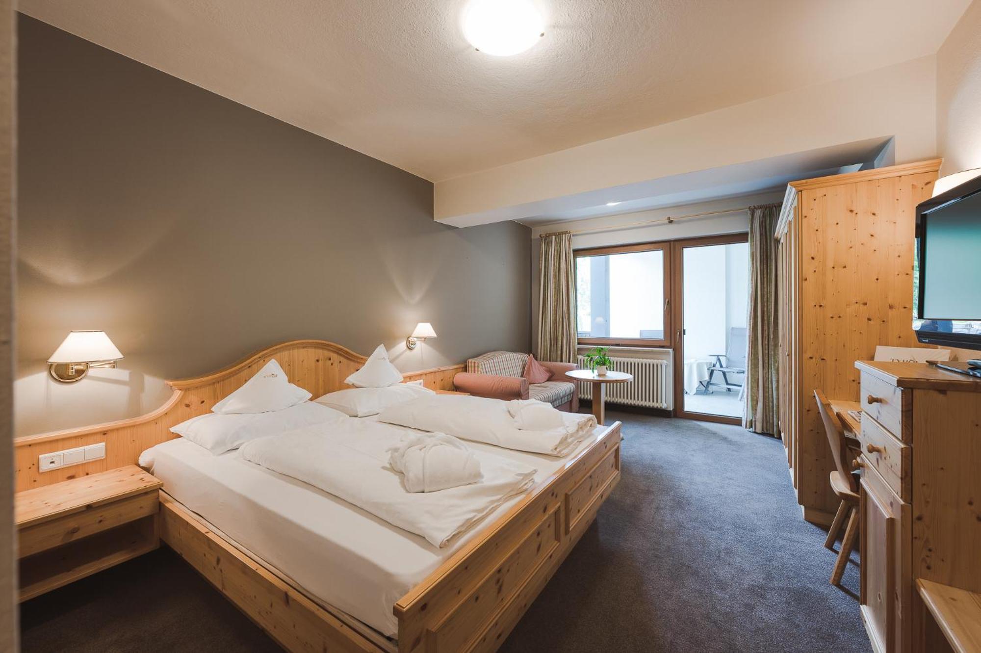 Hotel Tyrol Schenna Kültér fotó