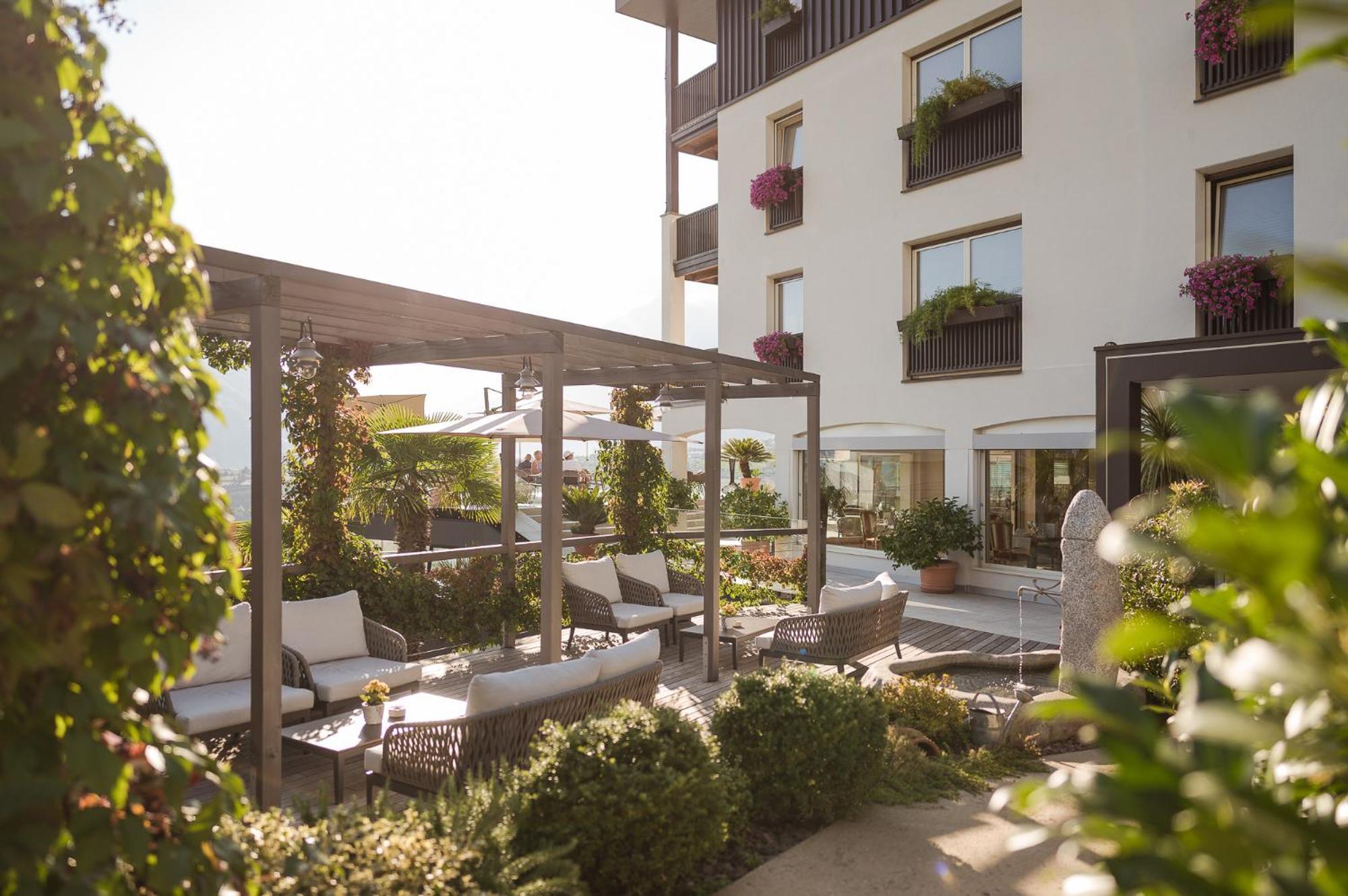 Hotel Tyrol Schenna Kültér fotó